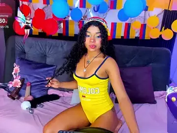 Stripchat Live Sex of lucie_petite