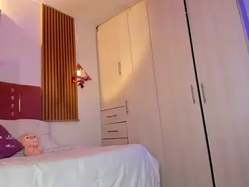 Stripchat Free Live Porn of mia_nevaeh