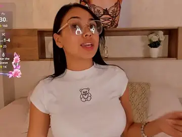 Stripchat Watch Live Sex Cams of Lucia_Brown_